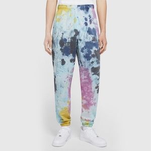 MENS NIKE NSW SPORTSWEAR CLUB FLEECE TIE-DYE PANTS